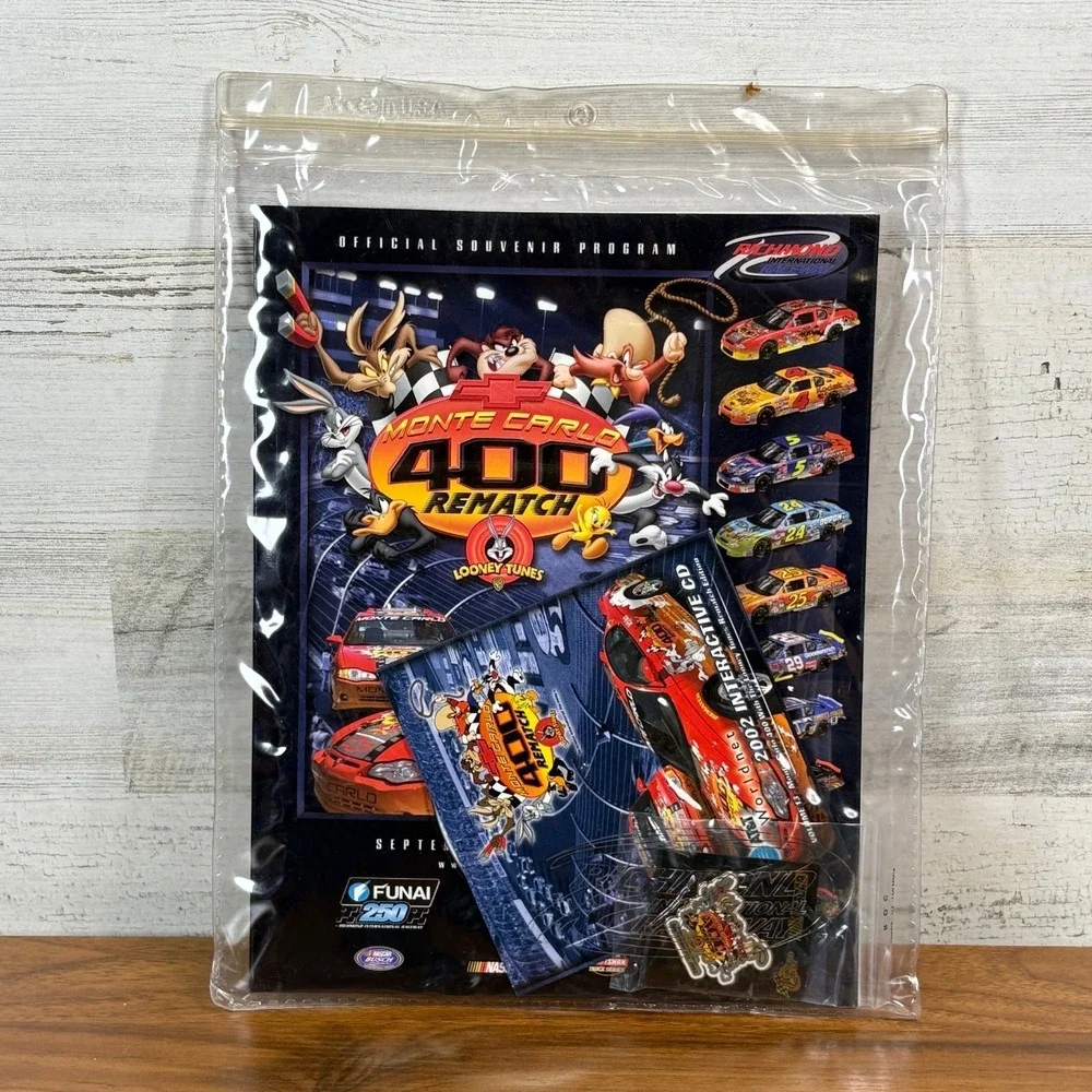 Looney Tunes NASCAR Monte‎ Carlo 400 2002 Program CD and Collectors Pin NEW